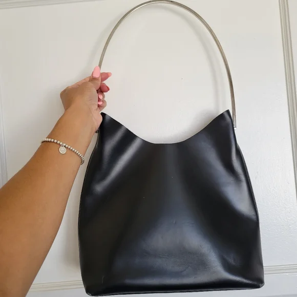 Gucci Leather Handbag - Picture 2 of 15